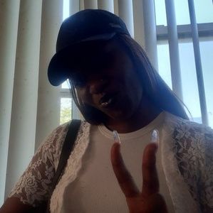 Meet your Posher, Tenisha